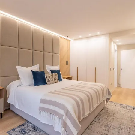 Modern Schone *